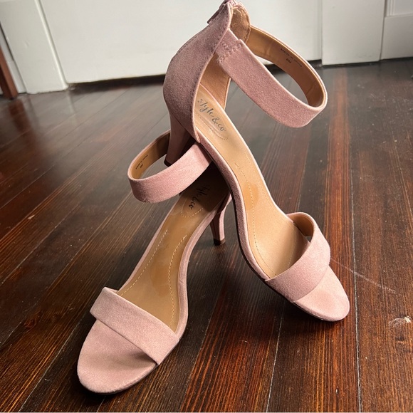 Style & Co "pink latte" suede strappy heels Size 8 - Picture 5 of 7